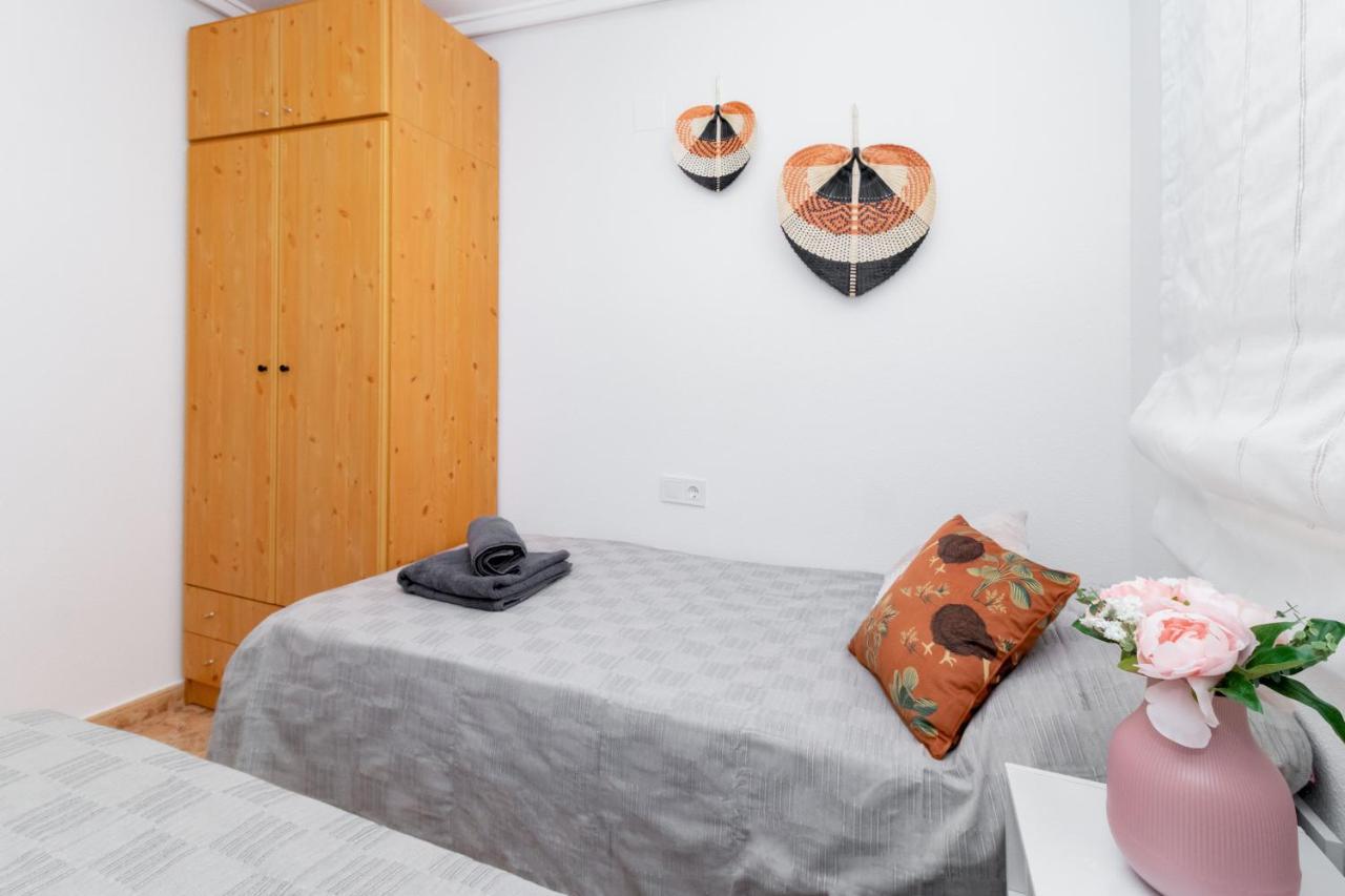 Apartamento Piso En El Centro Torrevieja Exterior foto